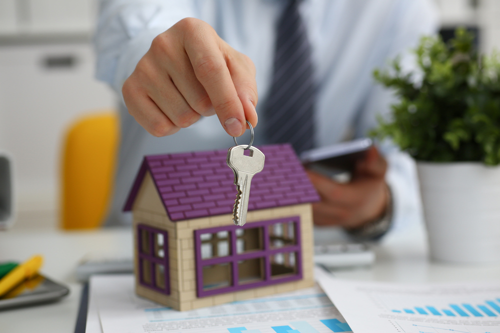 Can a Real Estate Closing Lawyer Assist with the Transfer of Utilities and Other Responsibilities Typically Handled During the Closing Process?